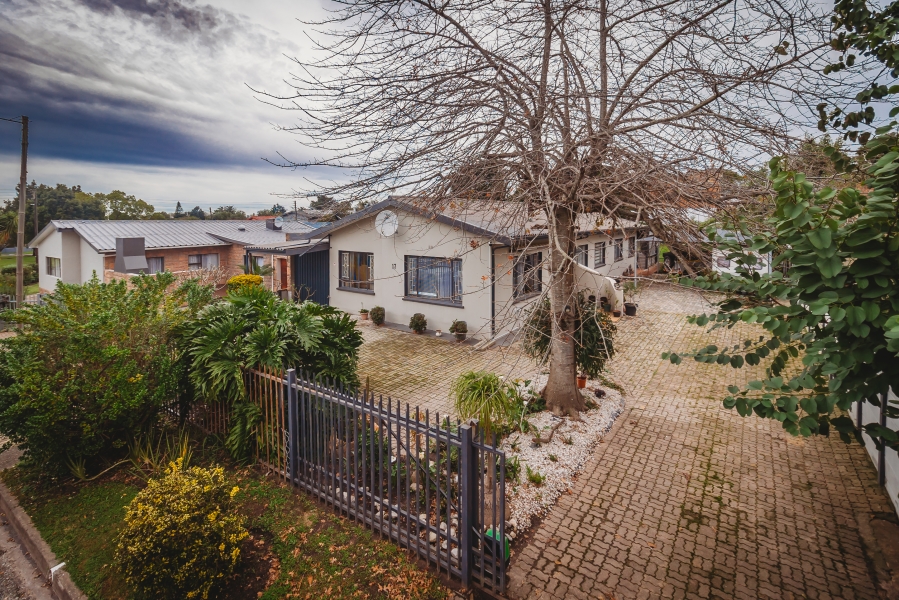 3 Bedroom Property for Sale in Denneoord Western Cape